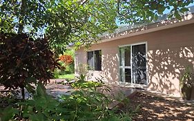 J & Ella'S Holiday House - 1 Bedroom, 1 Bathroom Home