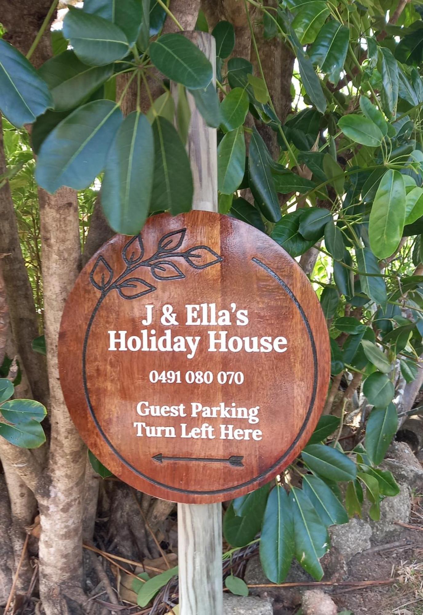 J & Ella'S Holiday House - 1 Bedroom, 1 Bathroom Home Cooktown Exterior photo