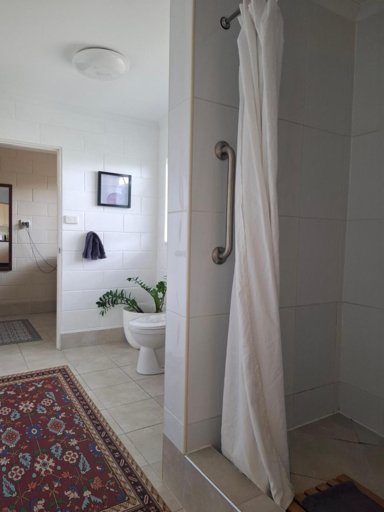 J & Ella'S Holiday House - 1 Bedroom, 1 Bathroom Home Cooktown Exterior photo